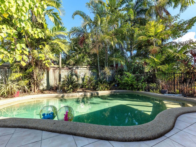 16 Volute Close, Trinity Beach QLD 4879
