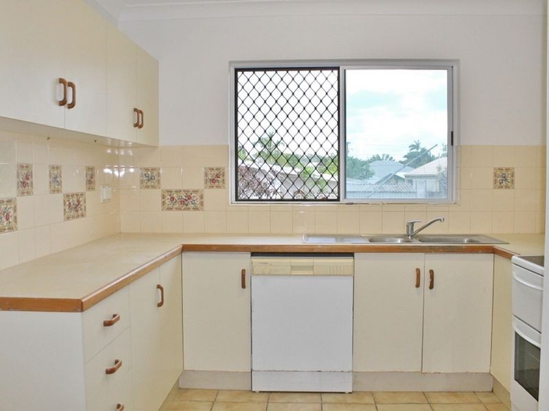 70 Veivers Rd, Palm Cove QLD 4879