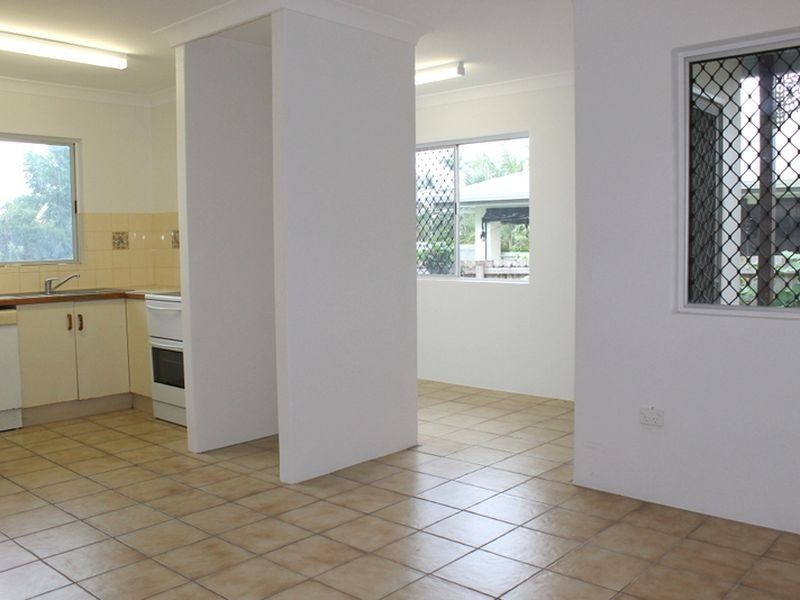 70 Veivers Rd, Palm Cove QLD 4879