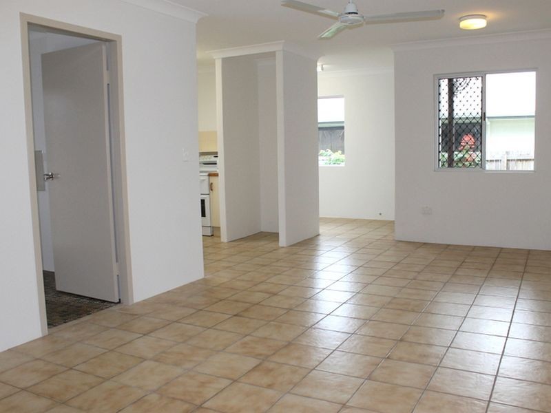 70 Veivers Rd, Palm Cove QLD 4879