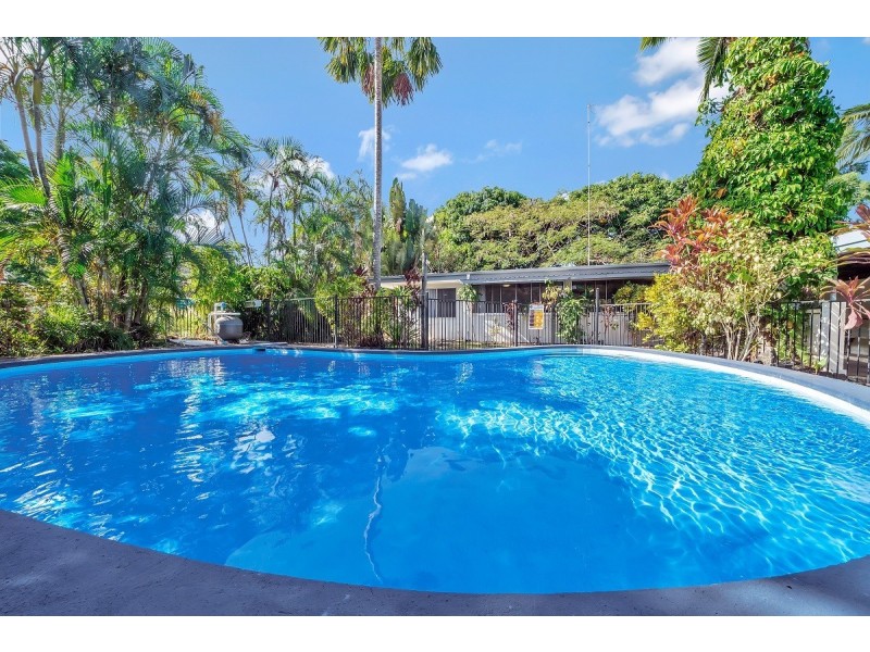 78 Veivers Road, Palm Cove QLD 4879