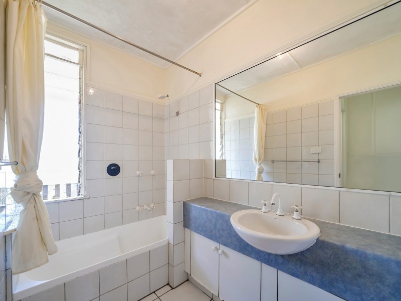 72 Boland Street, Westcourt QLD 4870