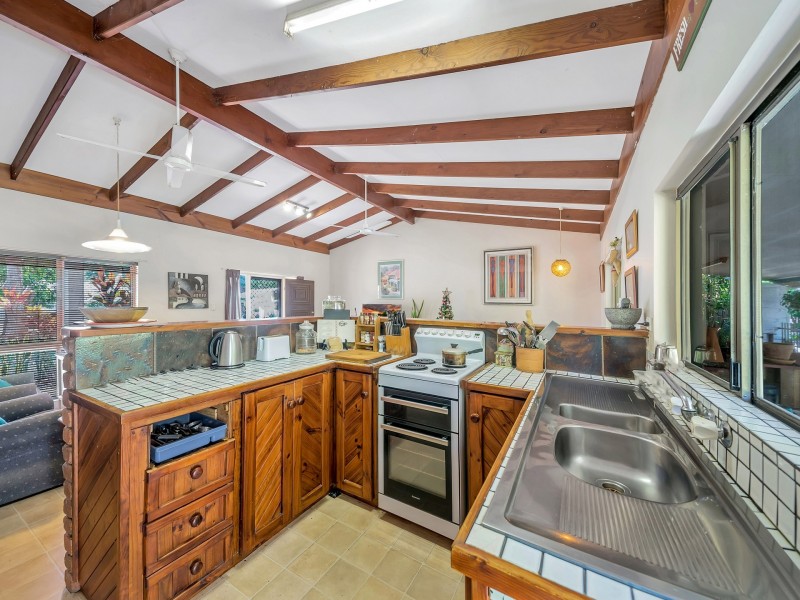 16 Connemara Close, Trinity Beach QLD 4879