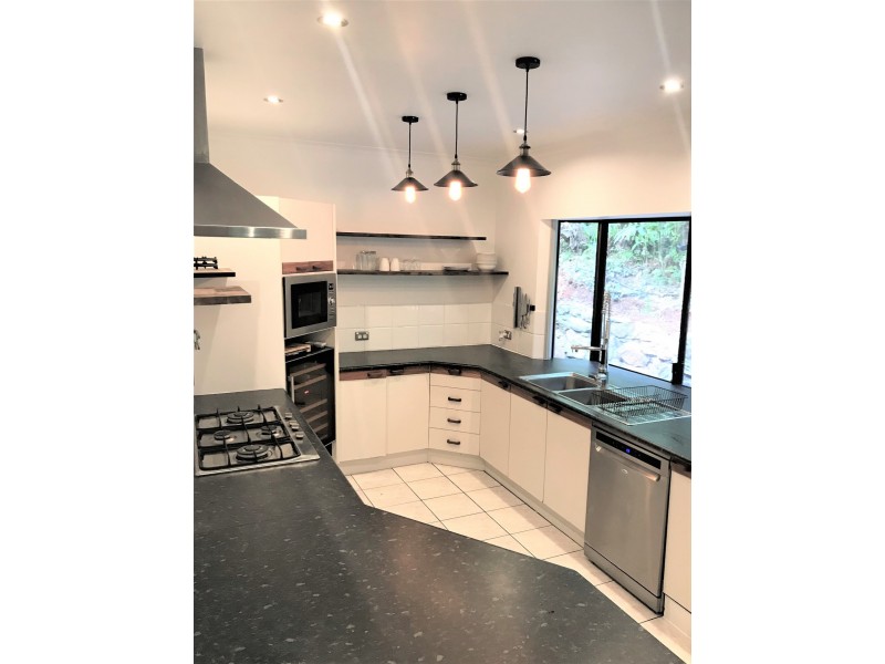 1 Jagera Close, Kamerunga QLD 4870
