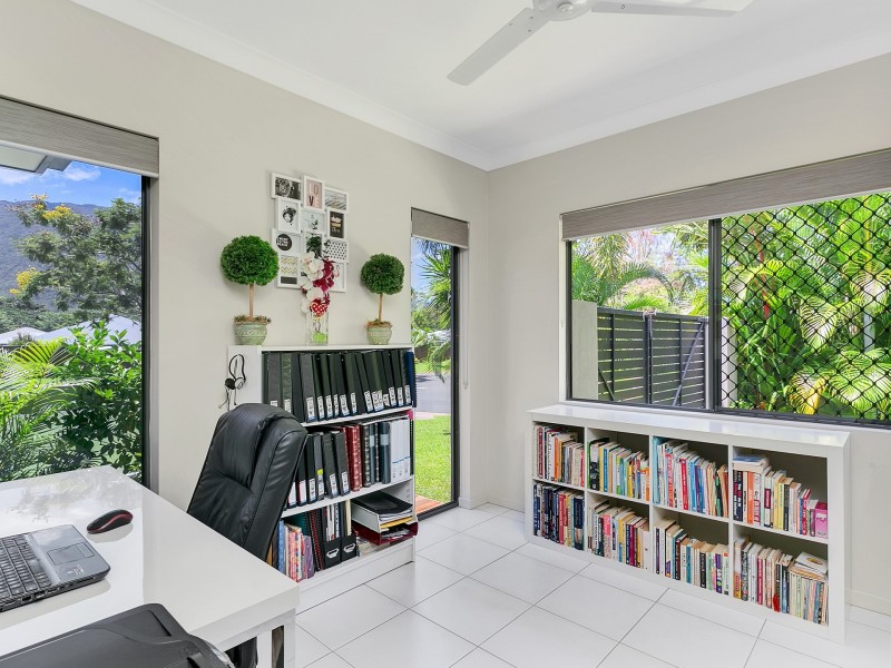 82 Xavier Herbert Drive, Redlynch QLD 4870