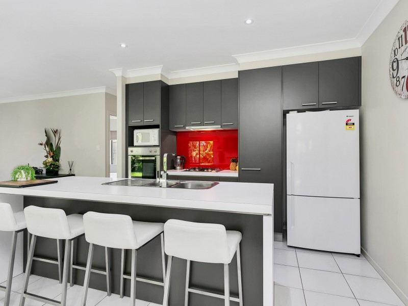 82 Xavier Herbert Drive, Redlynch QLD 4870