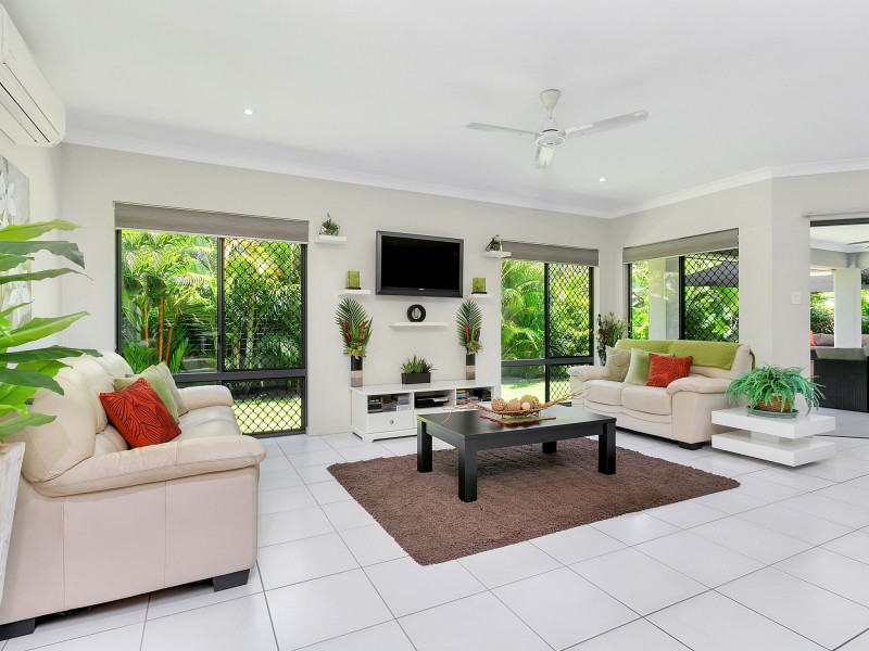 82 Xavier Herbert Drive, Redlynch QLD 4870