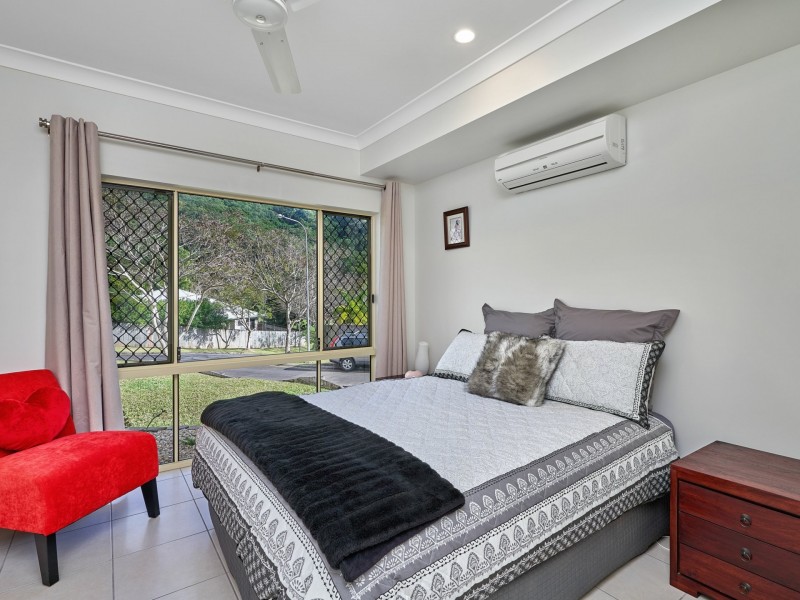 5 Govern Close, Redlynch QLD 4870