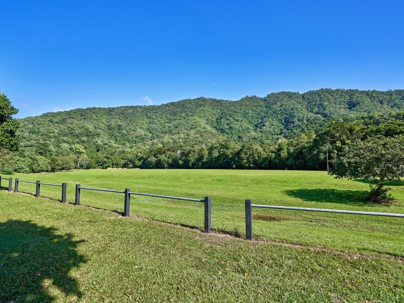 5 Govern Close, Redlynch QLD 4870