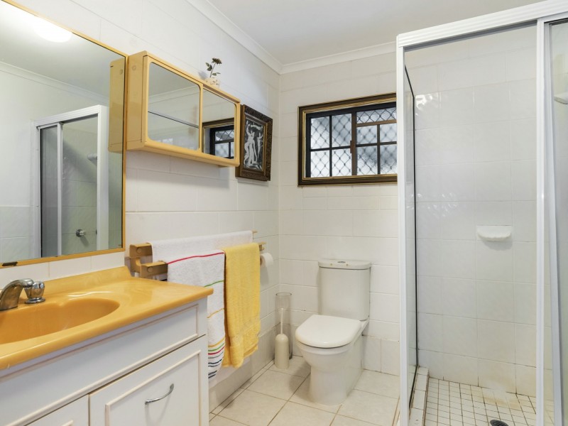 8 Rangeview Close, Smithfield QLD 4878