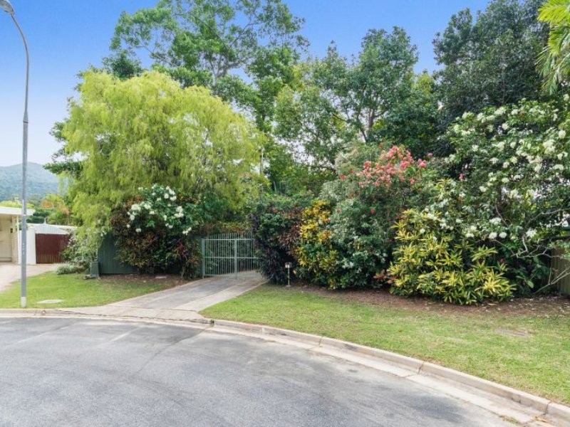 8 Rangeview Close, Smithfield QLD 4878