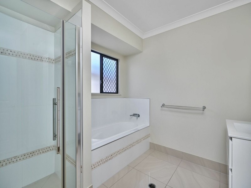 27 Castleton Entrance, Smithfield QLD 4878