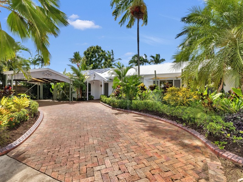 4 Michaelmas Close, Clifton Beach QLD 4879