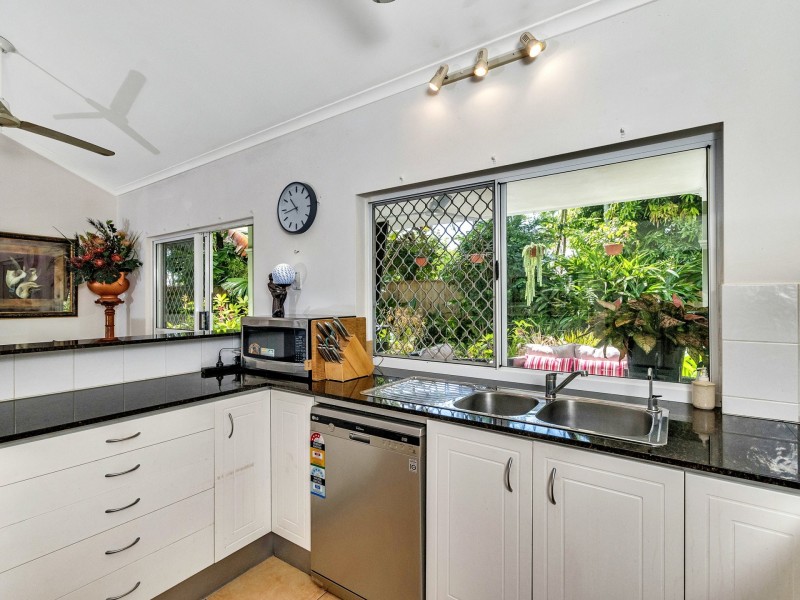 4 Michaelmas Close, Clifton Beach QLD 4879