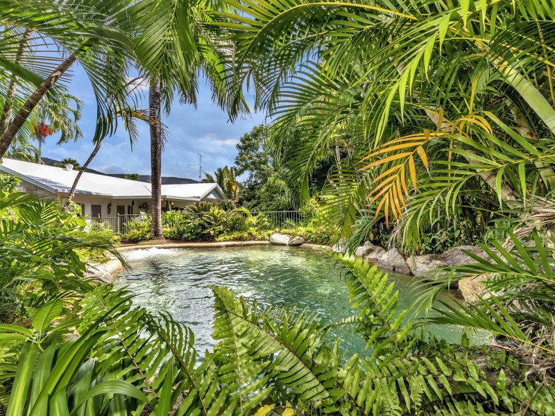4 Michaelmas Close, Clifton Beach QLD 4879
