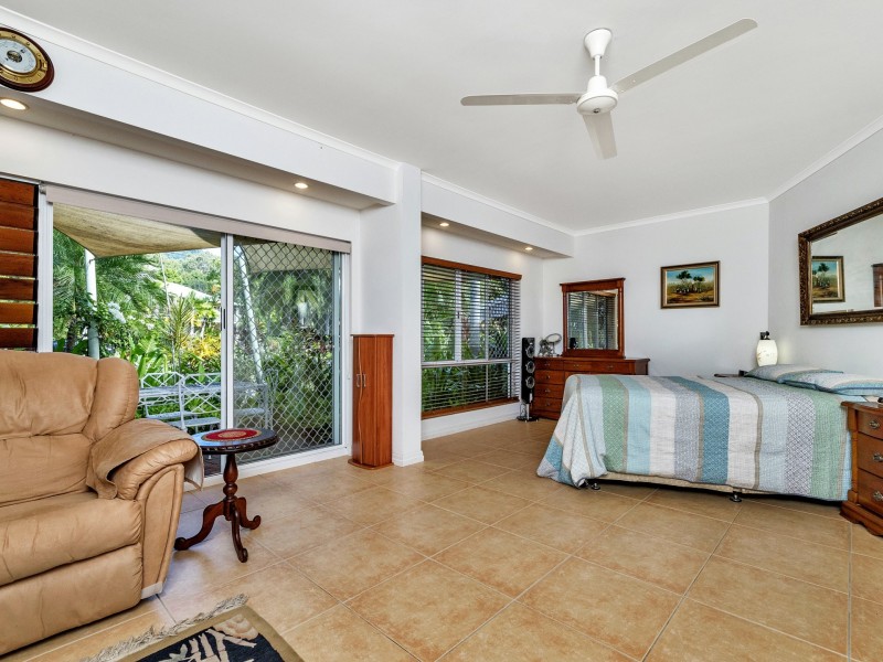 4 Michaelmas Close, Clifton Beach QLD 4879