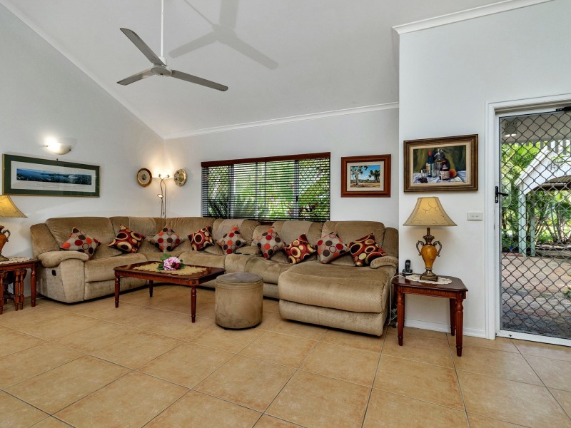 4 Michaelmas Close, Clifton Beach QLD 4879