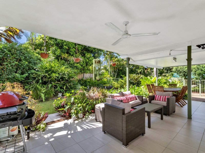 4 Michaelmas Close, Clifton Beach QLD 4879