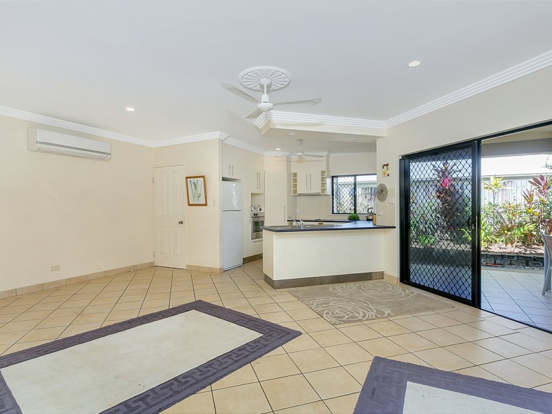 5 Macarthur Close, Palm Cove QLD 4879