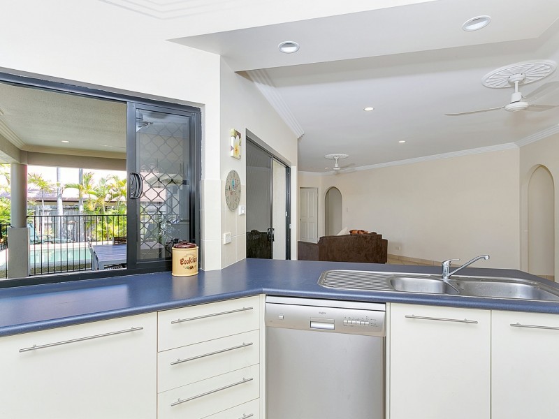 5 Macarthur Close, Palm Cove QLD 4879