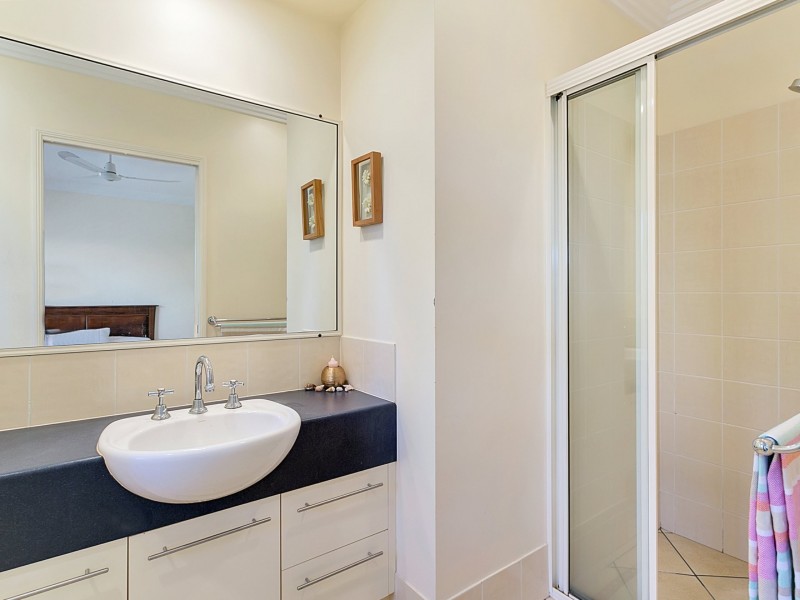 5 Macarthur Close, Palm Cove QLD 4879