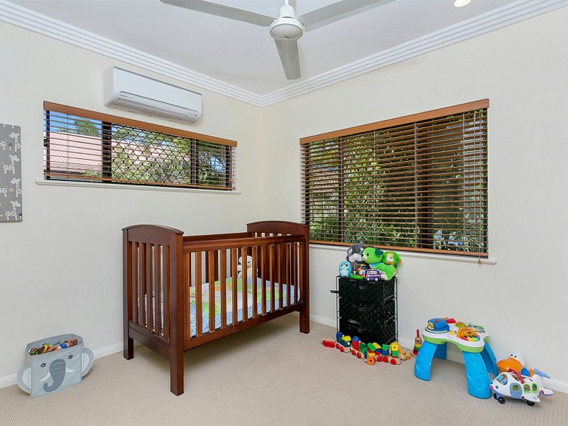 5 Macarthur Close, Palm Cove QLD 4879