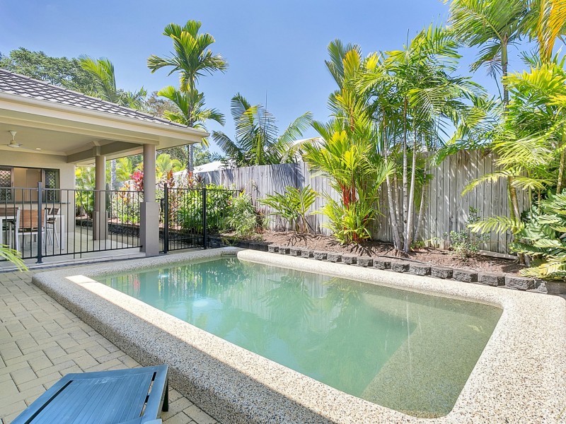 5 Macarthur Close, Palm Cove QLD 4879