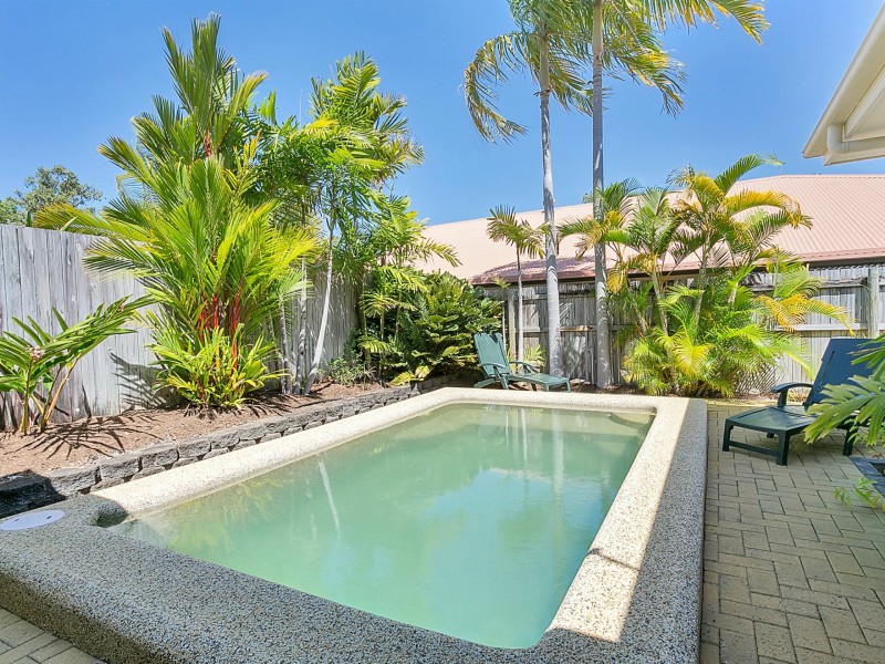 5 Macarthur Close, Palm Cove QLD 4879