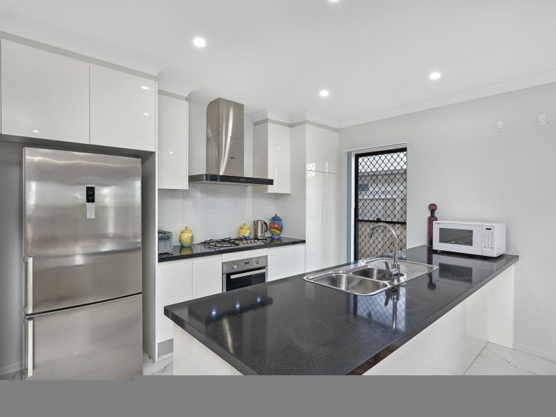 31 Singleton Close, Smithfield QLD 4878