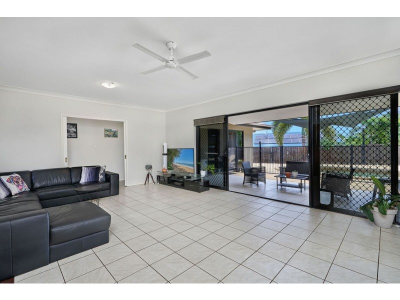 11 Orana Street, Caravonica QLD 4878