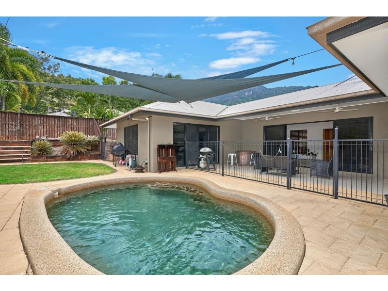11 Orana Street, Caravonica QLD 4878