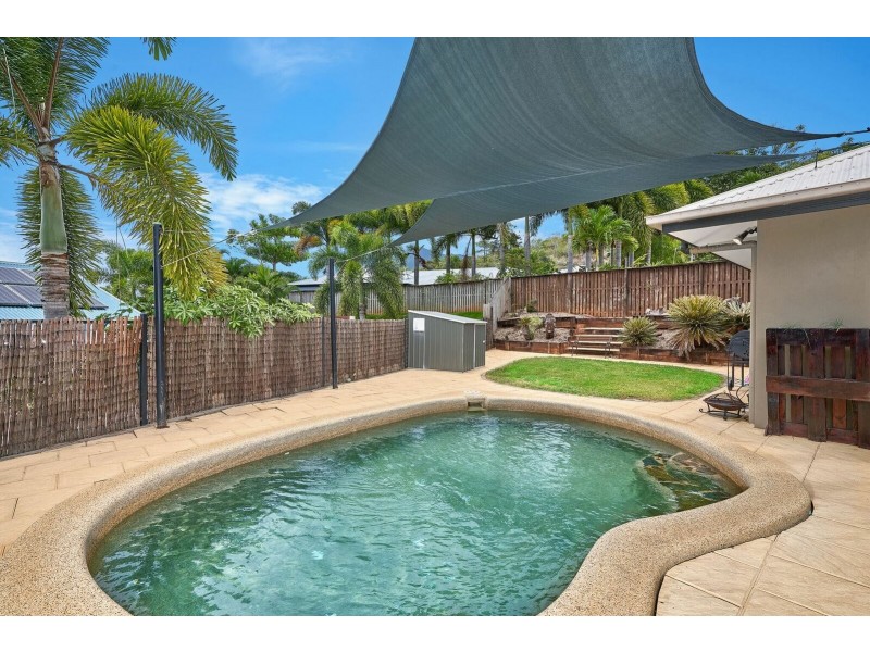 11 Orana Street, Caravonica QLD 4878