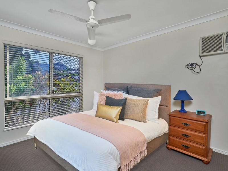 13 Chesterfield Close, Brinsmead QLD 4870
