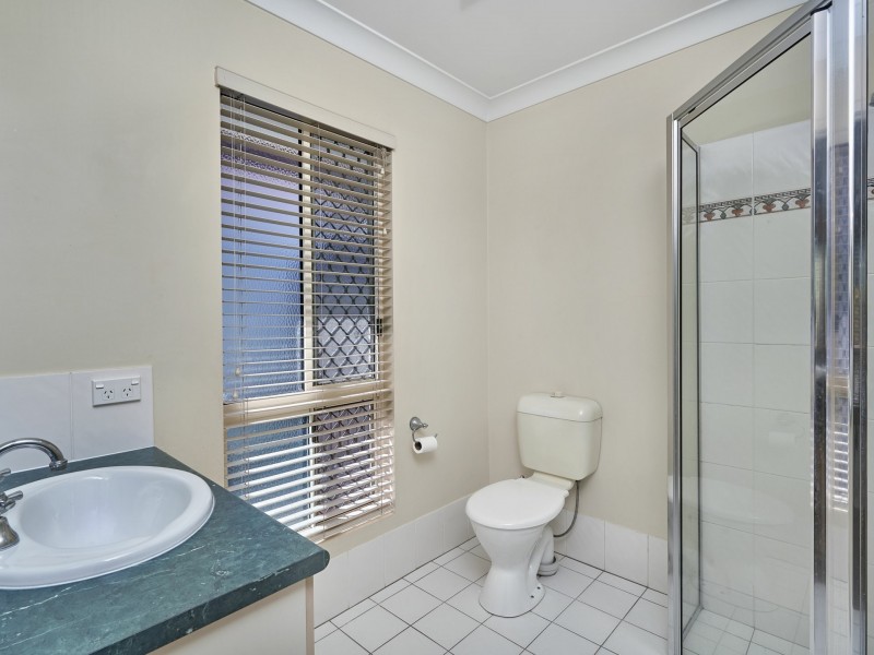 13 Chesterfield Close, Brinsmead QLD 4870