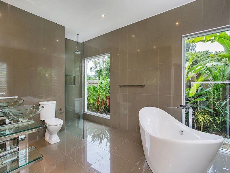 11 Silver Cres, Palm Cove QLD 4879