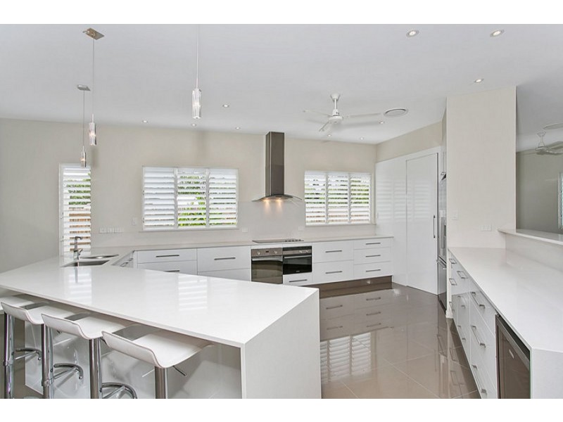 11 Silver Cres, Palm Cove QLD 4879