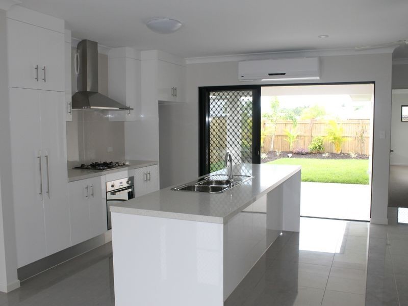 32 HILLARY DRIVE, Smithfield QLD 4878