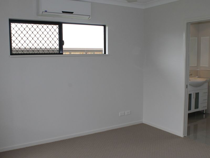 32 HILLARY DRIVE, Smithfield QLD 4878