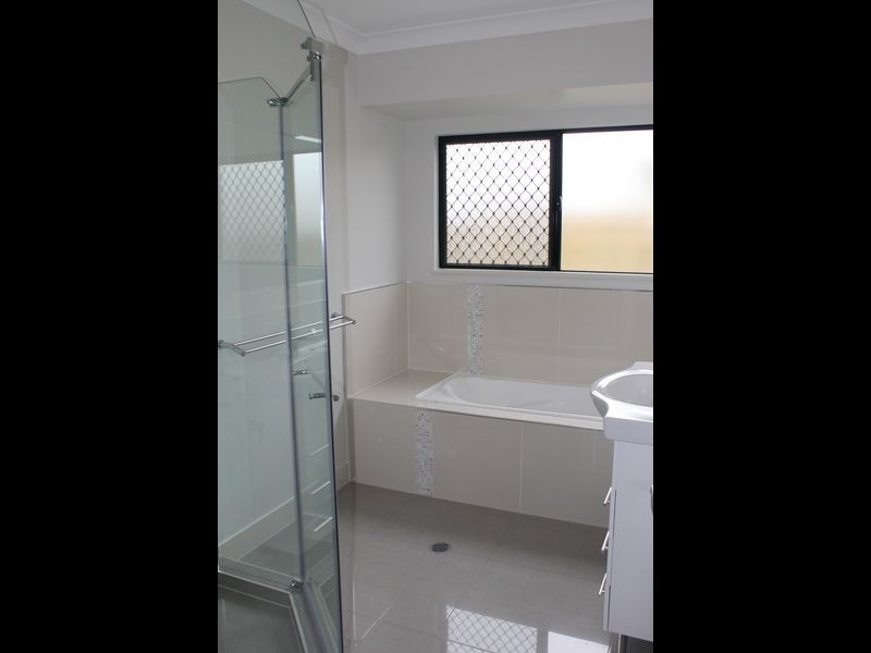 32 HILLARY DRIVE, Smithfield QLD 4878