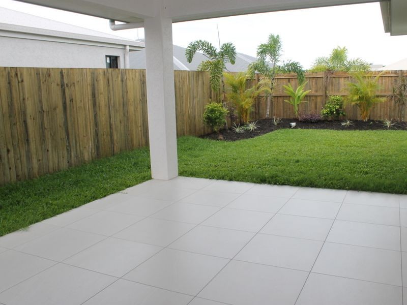 32 HILLARY DRIVE, Smithfield QLD 4878