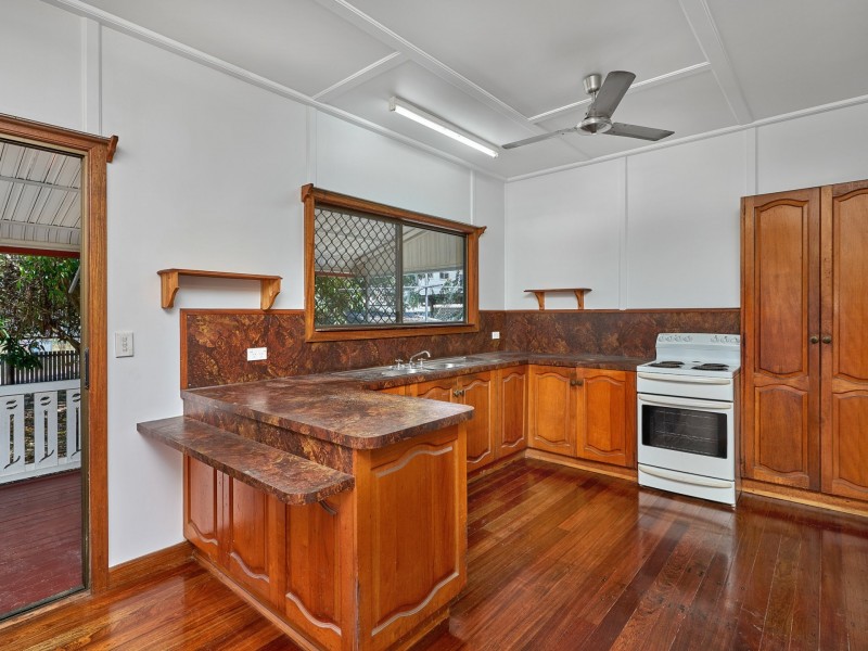 264 Buchan Street, Westcourt QLD 4870