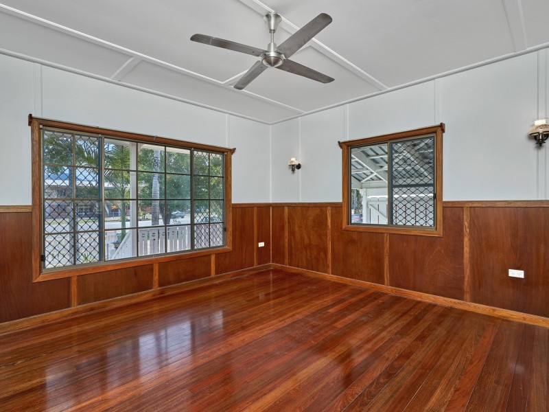 264 Buchan Street, Westcourt QLD 4870