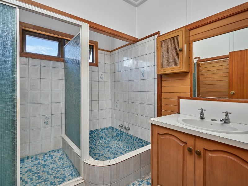 264 Buchan Street, Westcourt QLD 4870