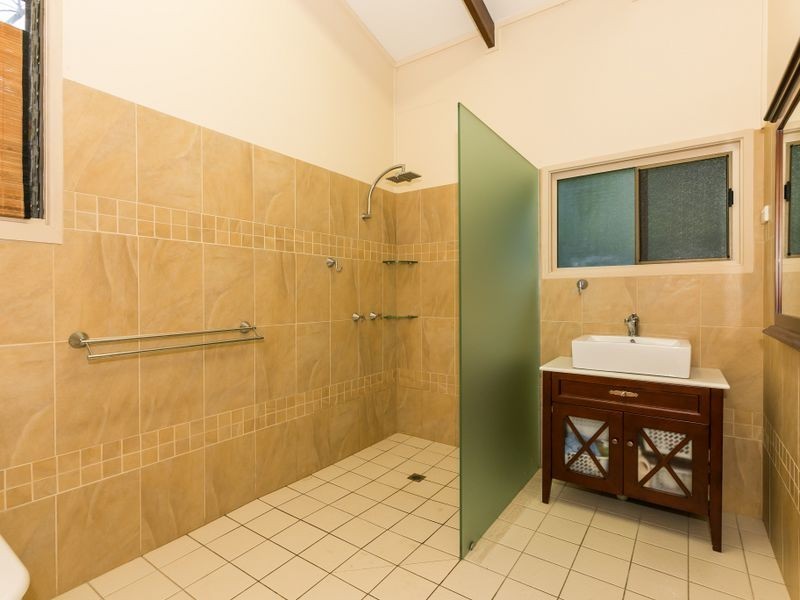 5 Ray Street, Yorkeys Knob QLD 4878