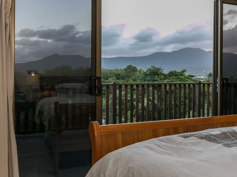 5 Ray Street, Yorkeys Knob QLD 4878