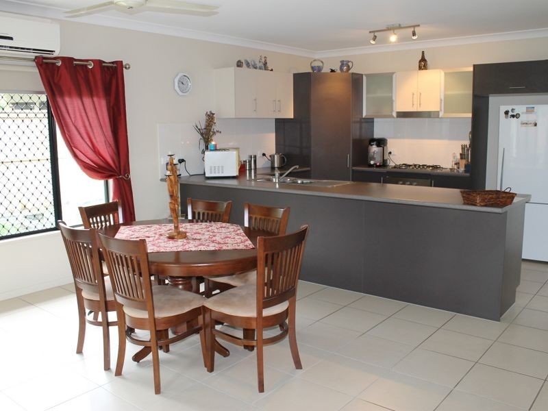 17 Hatch Close, Trinity Beach QLD 4879