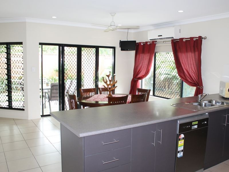 17 Hatch Close, Trinity Beach QLD 4879