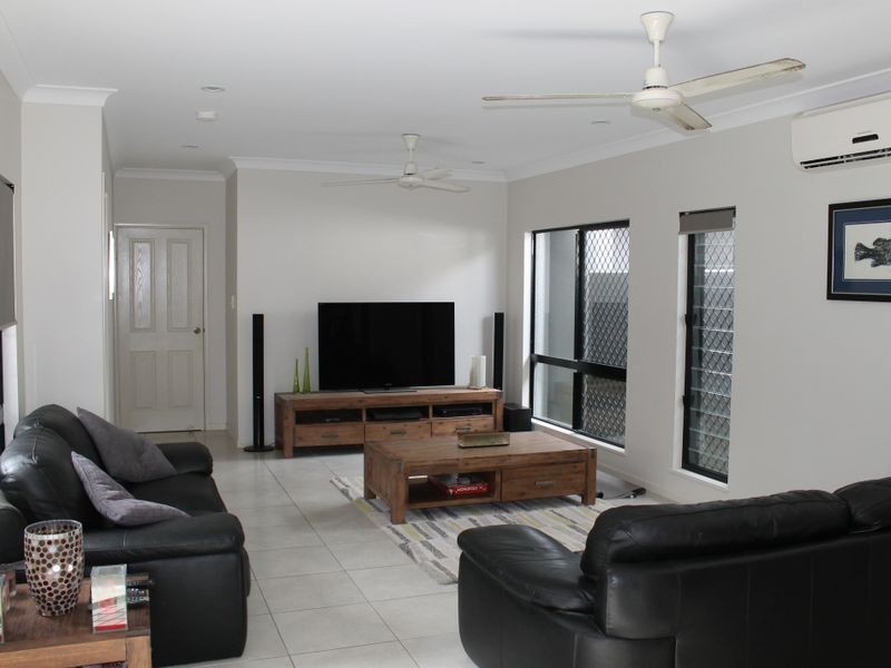 11 Sandridge Way, Smithfield QLD 4878