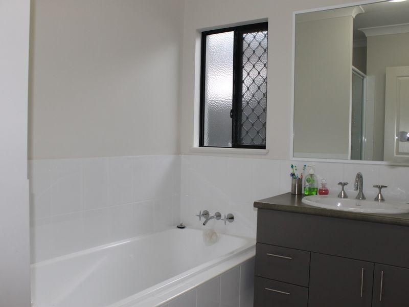 11 Sandridge Way, Smithfield QLD 4878
