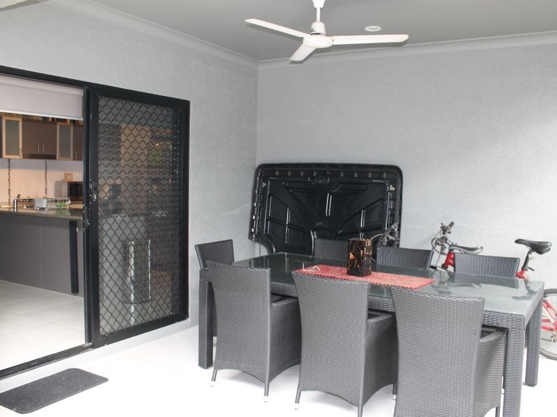 11 Sandridge Way, Smithfield QLD 4878